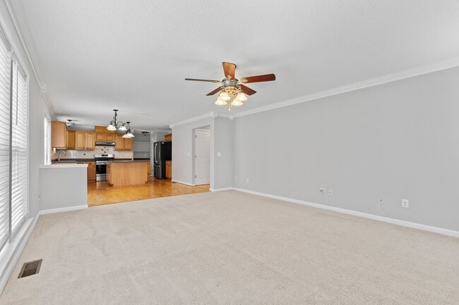 Building Photo - 2112 Echo Glen Ln