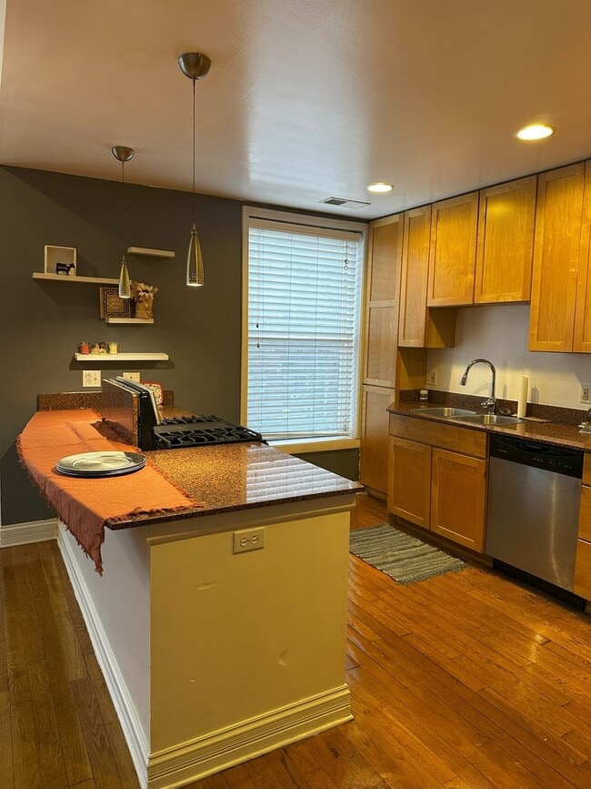 Building Photo - 5837 S Calumet Ave