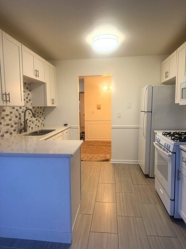 Building Photo - 327 Wildberry Ct