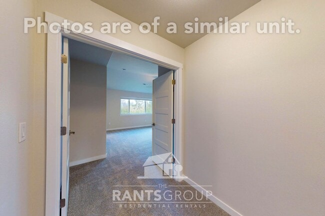 Building Photo - Built in 2023! Great Location!  Easy I5 Ac...