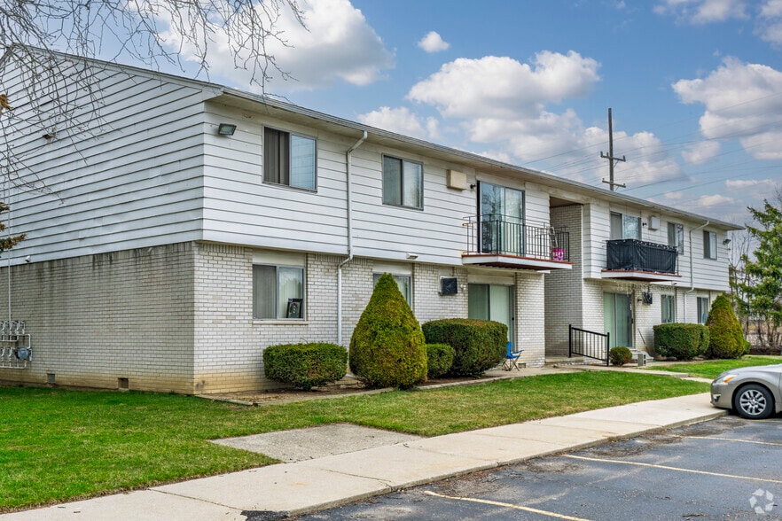 Building Photo - Bristol Hills Apartments
