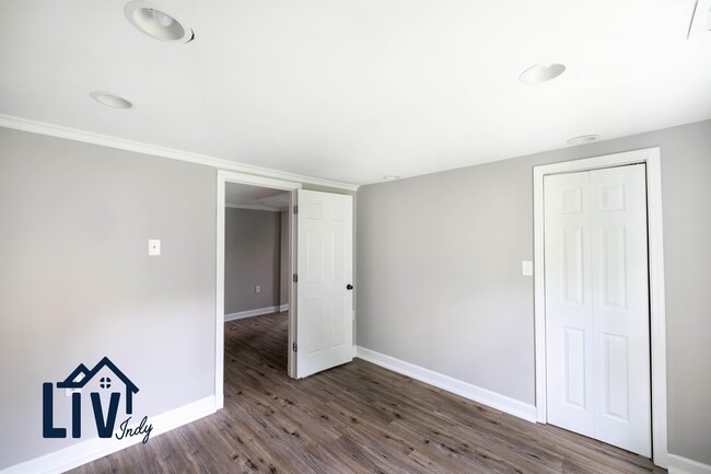 Building Photo - 1050 Janet Dr