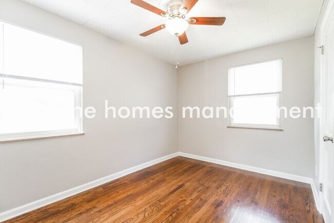 Building Photo - Charming 3 Bedroom, 2 Bath Home in Blue Ash!