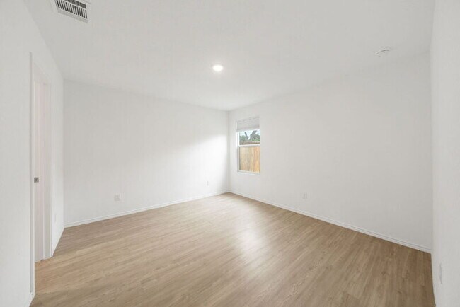 Building Photo - 14805 Saw Ml