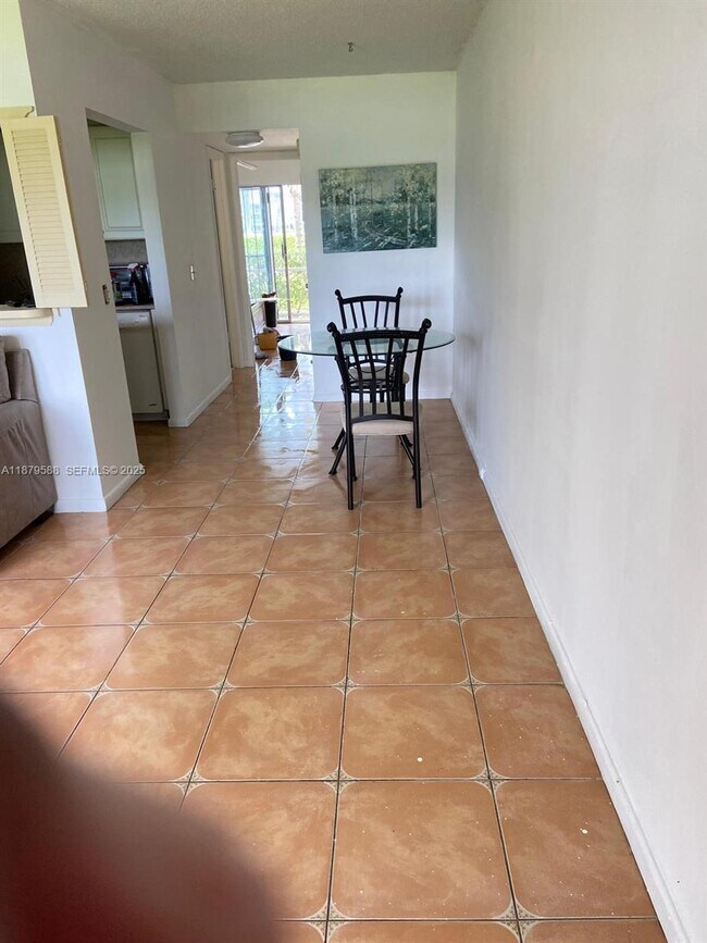 Building Photo - 8 Fanshaw Dr