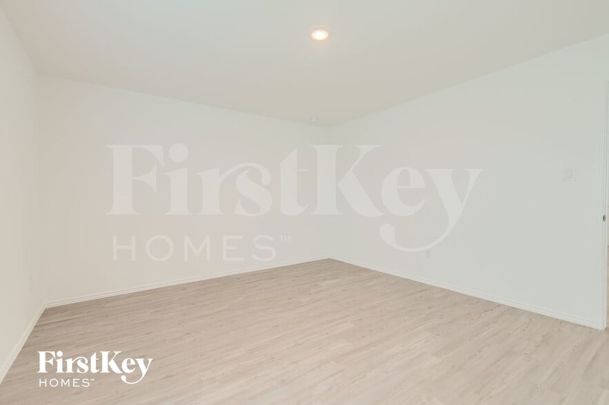 Building Photo - 7262 Plow Run