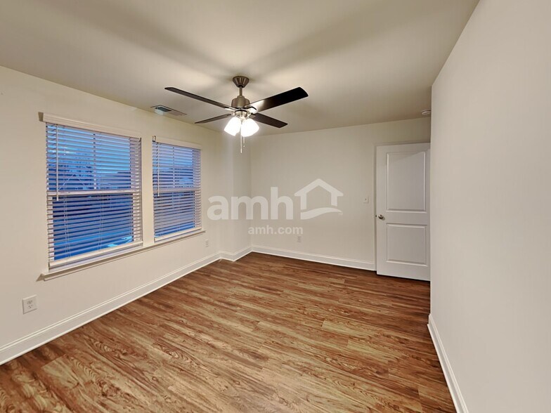 Building Photo - 124 Rivulet Dr