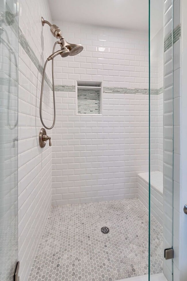 Building Photo - Charming Fully Remodeled 3-Bedroom Home wi...