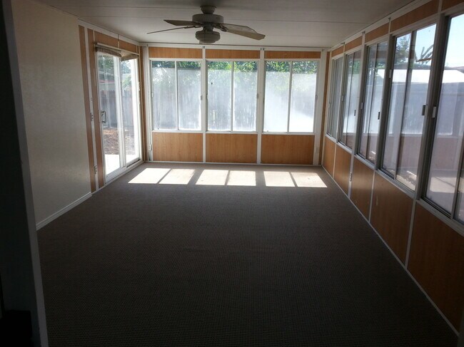 Building Photo - 520 N Cambridge St