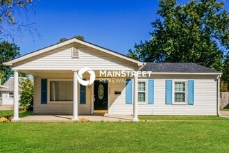 Building Photo - 4 Bedroom Pet-Friendly Home in Louisville, KY with Main Street Renewal