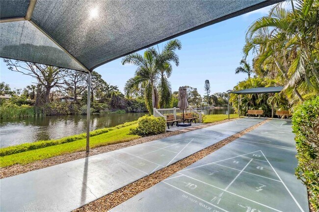 Building Photo - 5555 Ashton Lake Dr