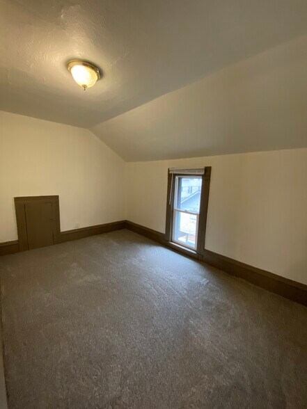 Building Photo - 514 Evans St