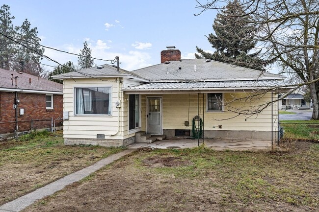 Building Photo - Charming Updated Single-Family Home Near Northtown