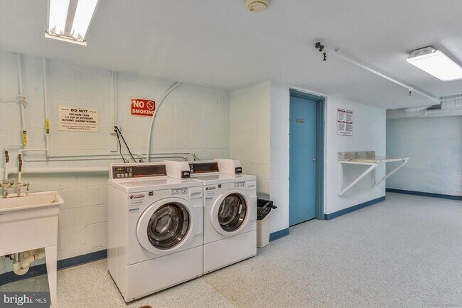 Building Photo - 3356 Woodburn Rd