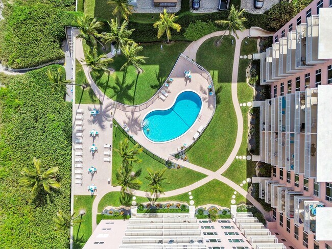 Building Photo - 2921 S Ocean Blvd