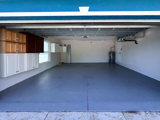 Building Photo - 13280 Foresman Blvd