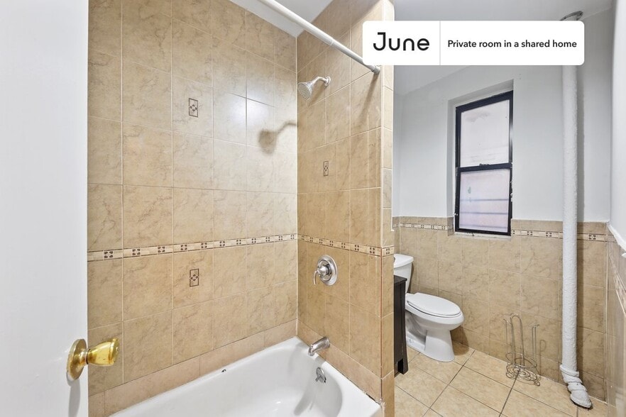 Building Photo - Room in Shared 3 bed/1 bath home in Hamilton Heights