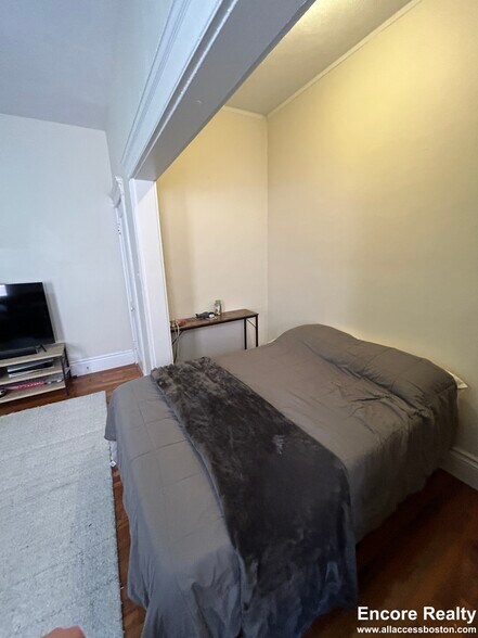 Building Photo - 5 Walbridge St