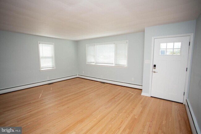 Building Photo - 196 Munger Ave