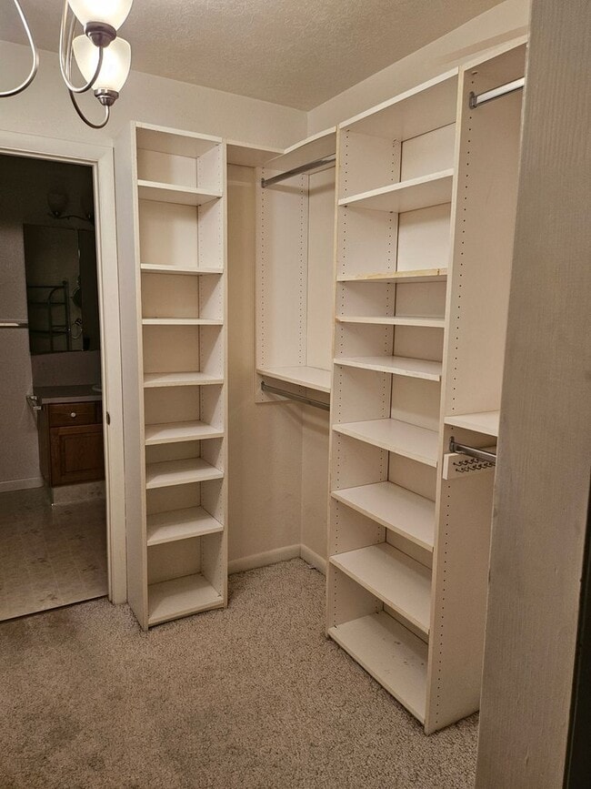 Building Photo - 837 W 30 S St