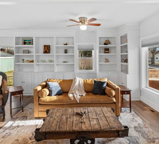 Primary Photo - 501 E Geyser St