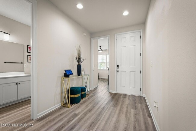 Building Photo - 12639 Lake Taylor Ln