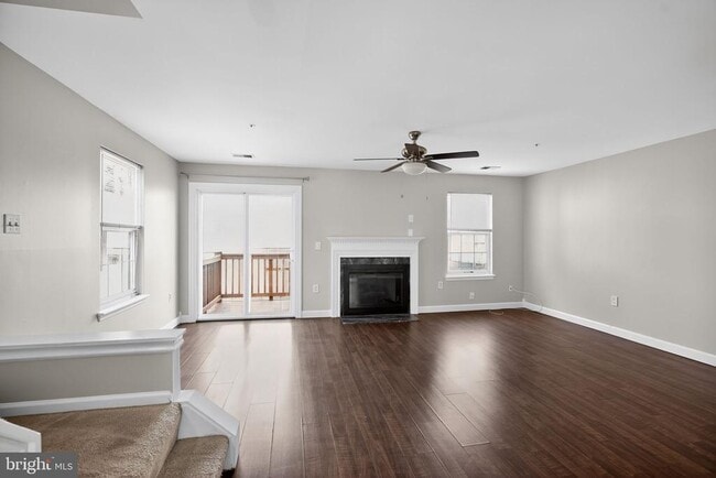 Building Photo - 2492 Wentworth Dr