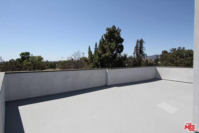 Building Photo - 11733 Missouri Ave