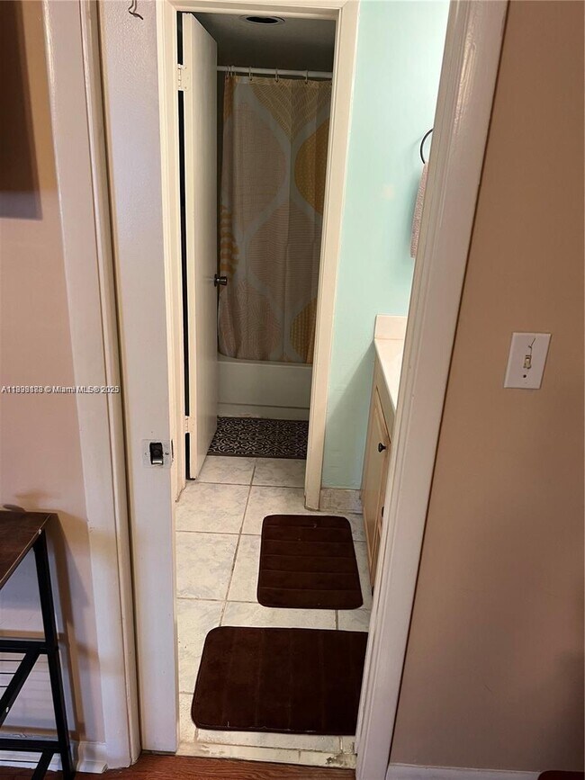 Building Photo - 9691 SW 138th Ave