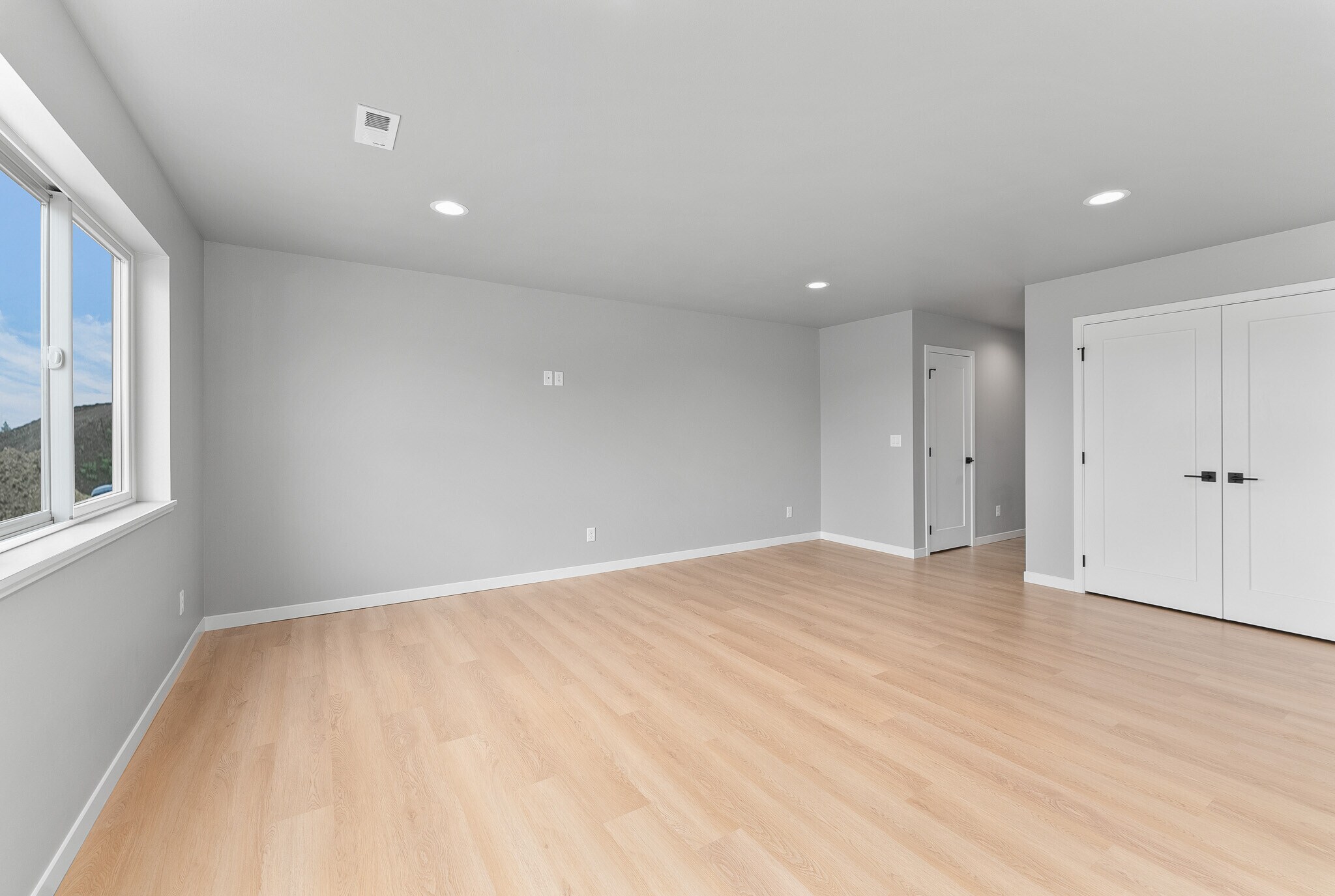 Building Photo - 535 Harper Cir