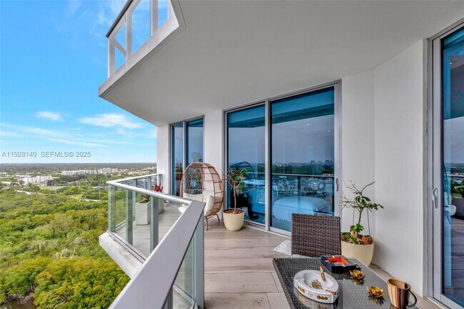 Building Photo - 17111 Biscayne Blvd