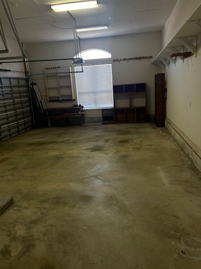 Building Photo - Fabulous Home in Gulf Breeze