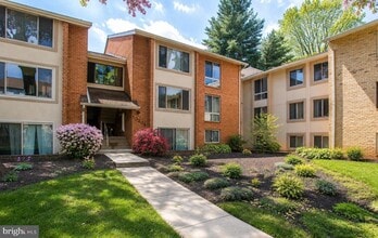 Building Photo - 10204 Bushman Dr