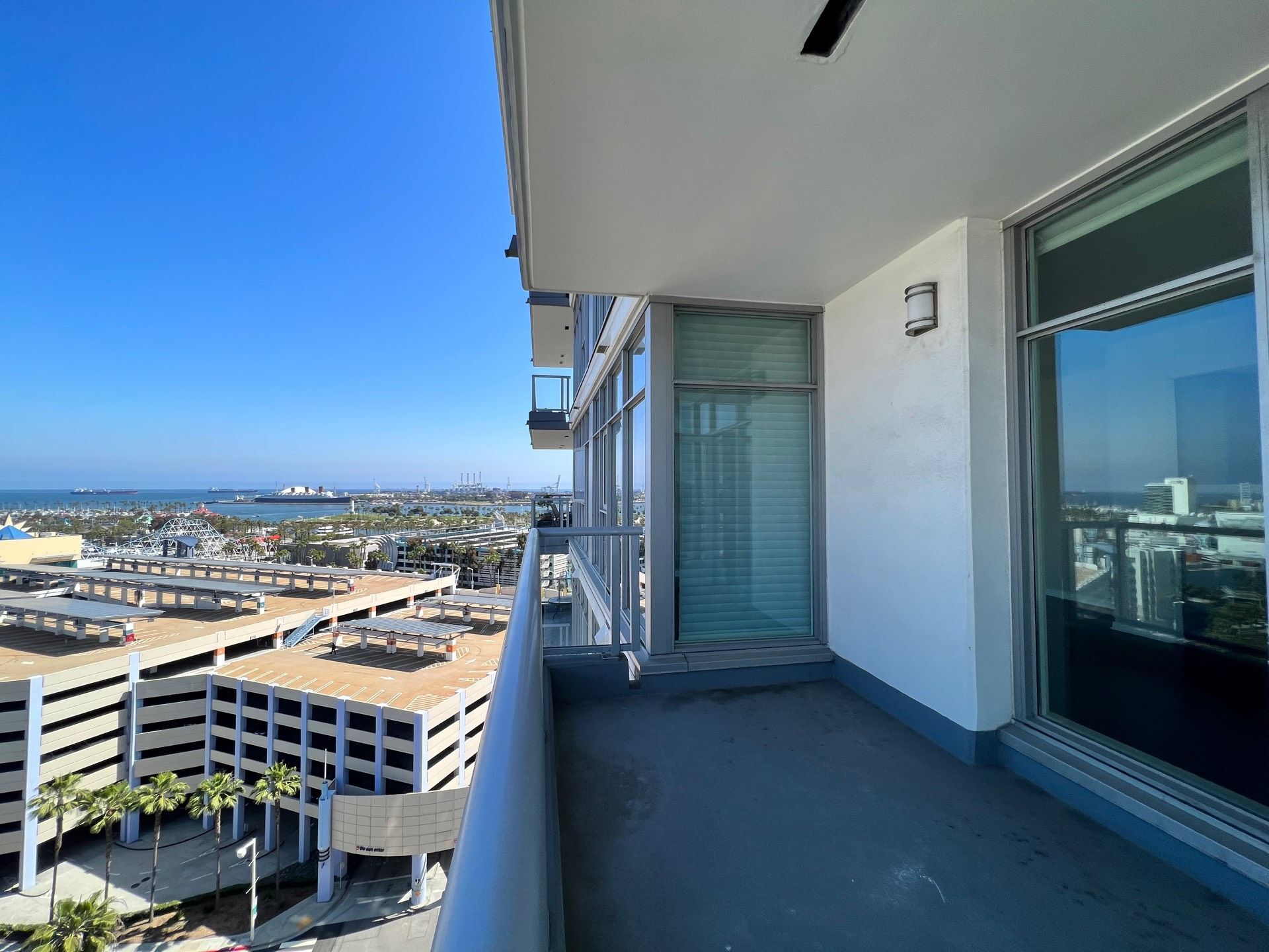 Building Photo - 411 W Ocean Blvd