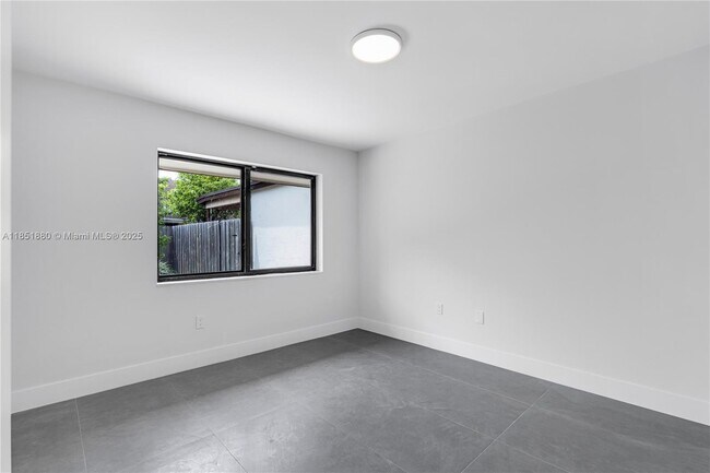 Building Photo - 7106 SW 103rd Pl