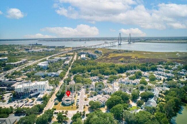 Building Photo - 278 Alexandra Dr