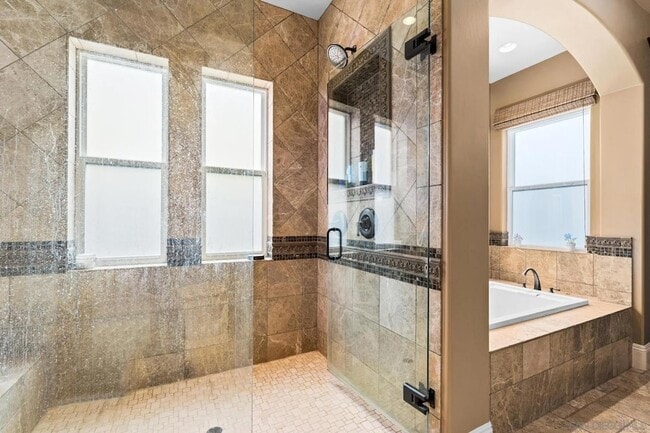 Building Photo - 208 Alicia Way