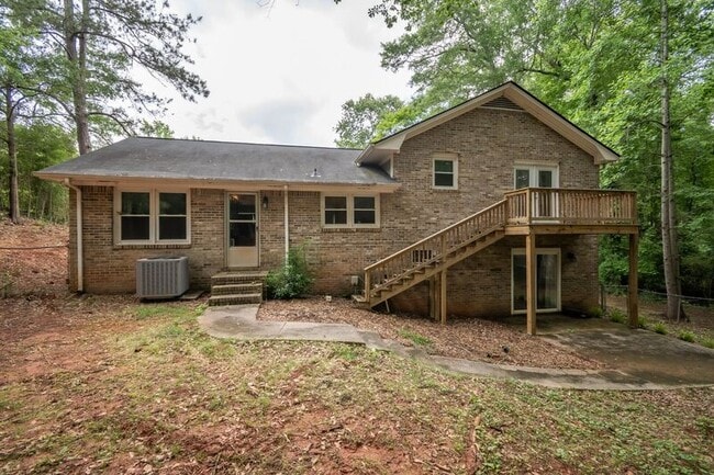 Building Photo - 281 Rhodes Dr