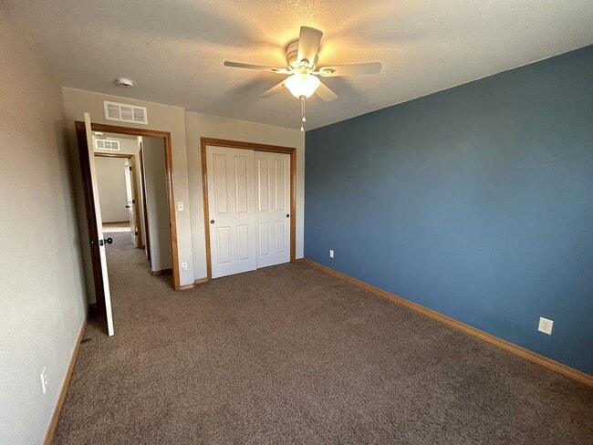 Building Photo - Spacious 5-Bedroom Home with Finished Basement and 3-Car Garage in Wellington