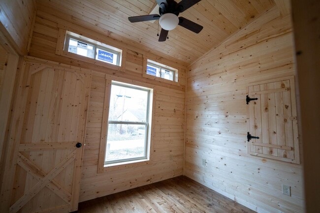 Building Photo - 157 Wideview Dr