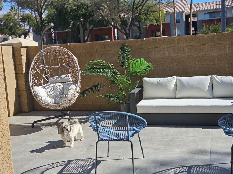 Building Photo - 1350 S Greenfield Rd