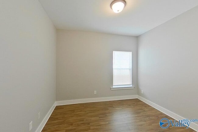 Building Photo - 8008 Shadesbrook Dr