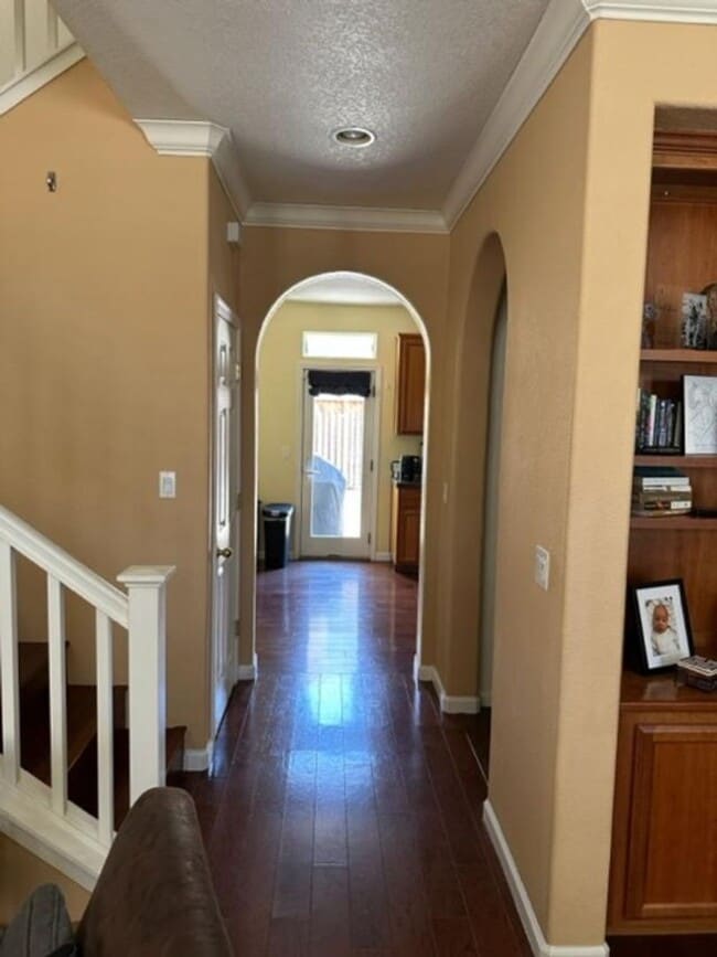 Building Photo - Folsom-Enclave Development 2 Story Wood Floors - 2 Car Garage