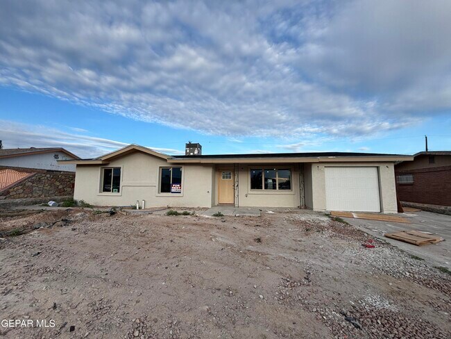 Primary Photo - 2633 Dunoon Dr