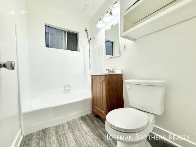 Building Photo - 1220 S Manhattan Pl