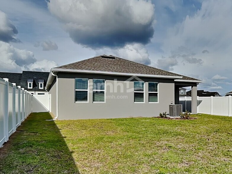 Building Photo - 1259 Sky Lks Dr