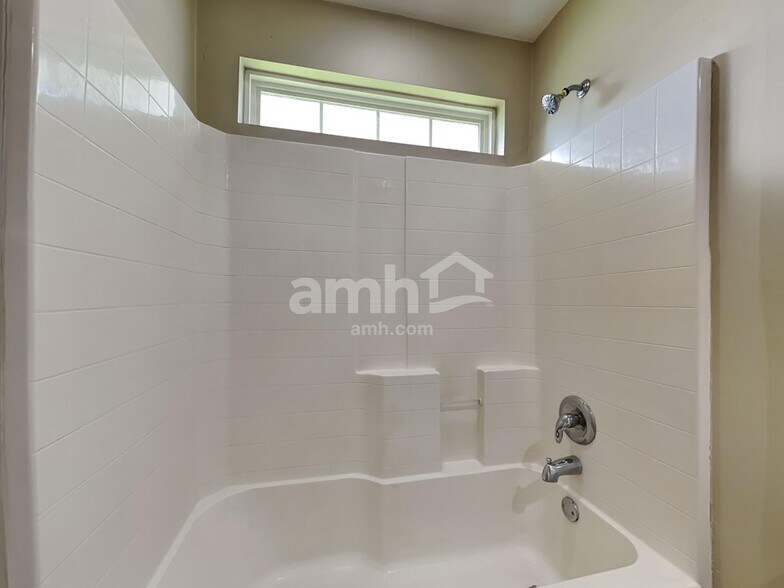 Building Photo - 38 Dunnoman Dr