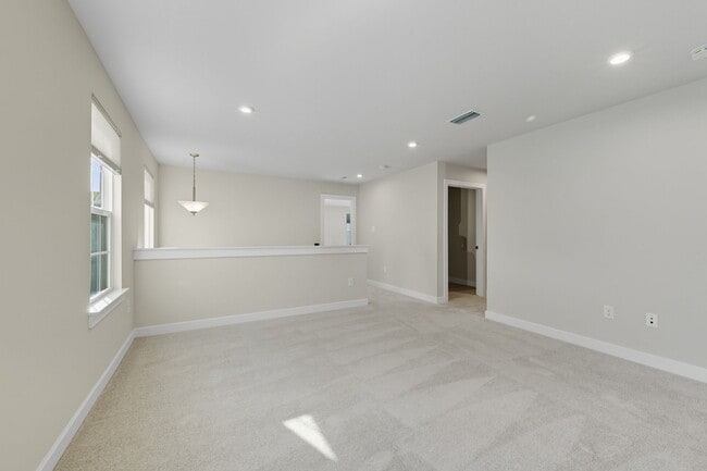 Building Photo - 185 Tywyn Dr