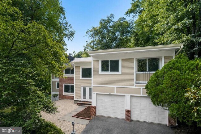 Building Photo - 10600 Vantage Ct
