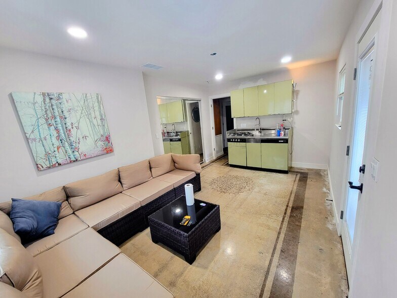 Building Photo - 20354 Laguna Canyon Rd